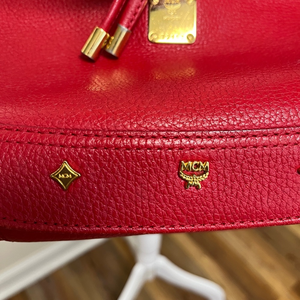MCM,EUC,Red Pebbled Leather Shoulder Bag with Gold Accents, COA, 11.5x8.5x4”❤️!! - Picture 5 of 16